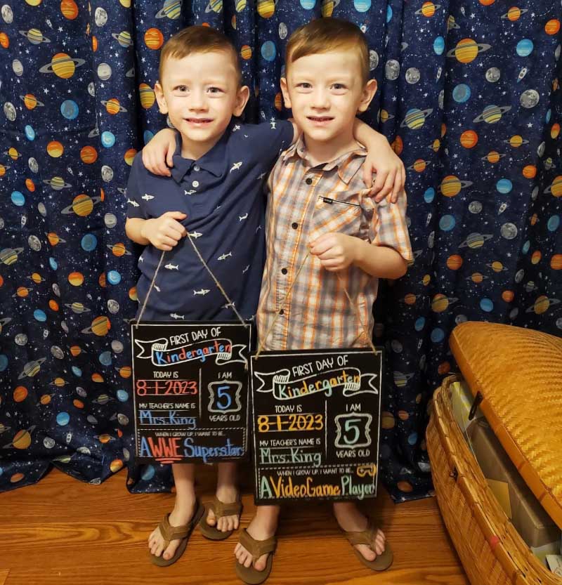 Jason (izquierda) y Jaxon Siqueiros pronto cumplirán 6 años. (Foto cortesía de la familia Siqueiros)